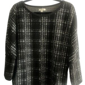 Women's Black and White Sweater